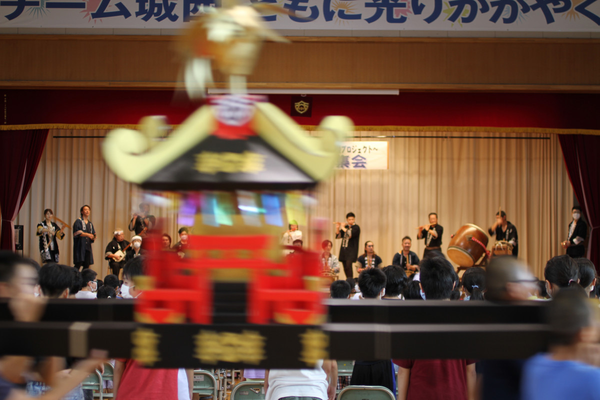 彌榮プロジェクト：大館ばやし保存会による模範演奏と子ども神輿