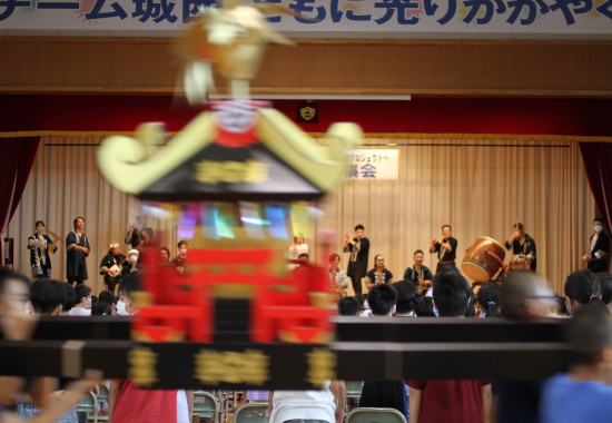 彌榮プロジェクト：大館ばやし保存会による模範演奏と子ども神輿